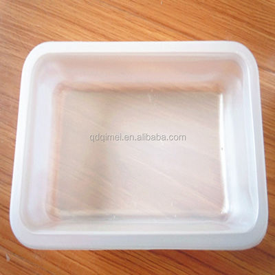 Bequem gestaltete Plastikmessbecher für eine genaue Medikamentendosierung